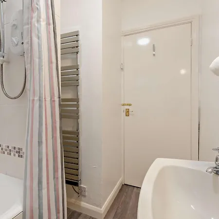 1 Bed In 86395 罗斯维特